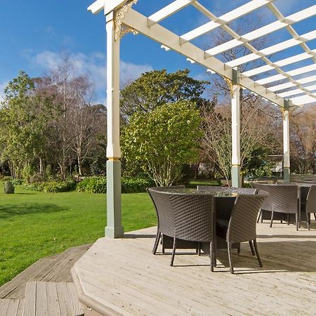 Highden Manor Estate Hotel Палмерстън Норт Екстериор снимка