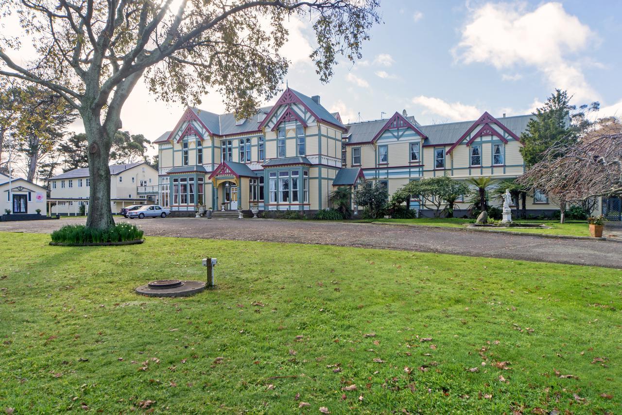Highden Manor Estate Hotel Палмерстън Норт Екстериор снимка