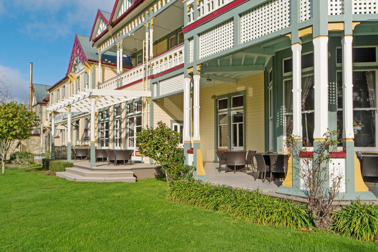 Highden Manor Estate Hotel Палмерстън Норт Екстериор снимка