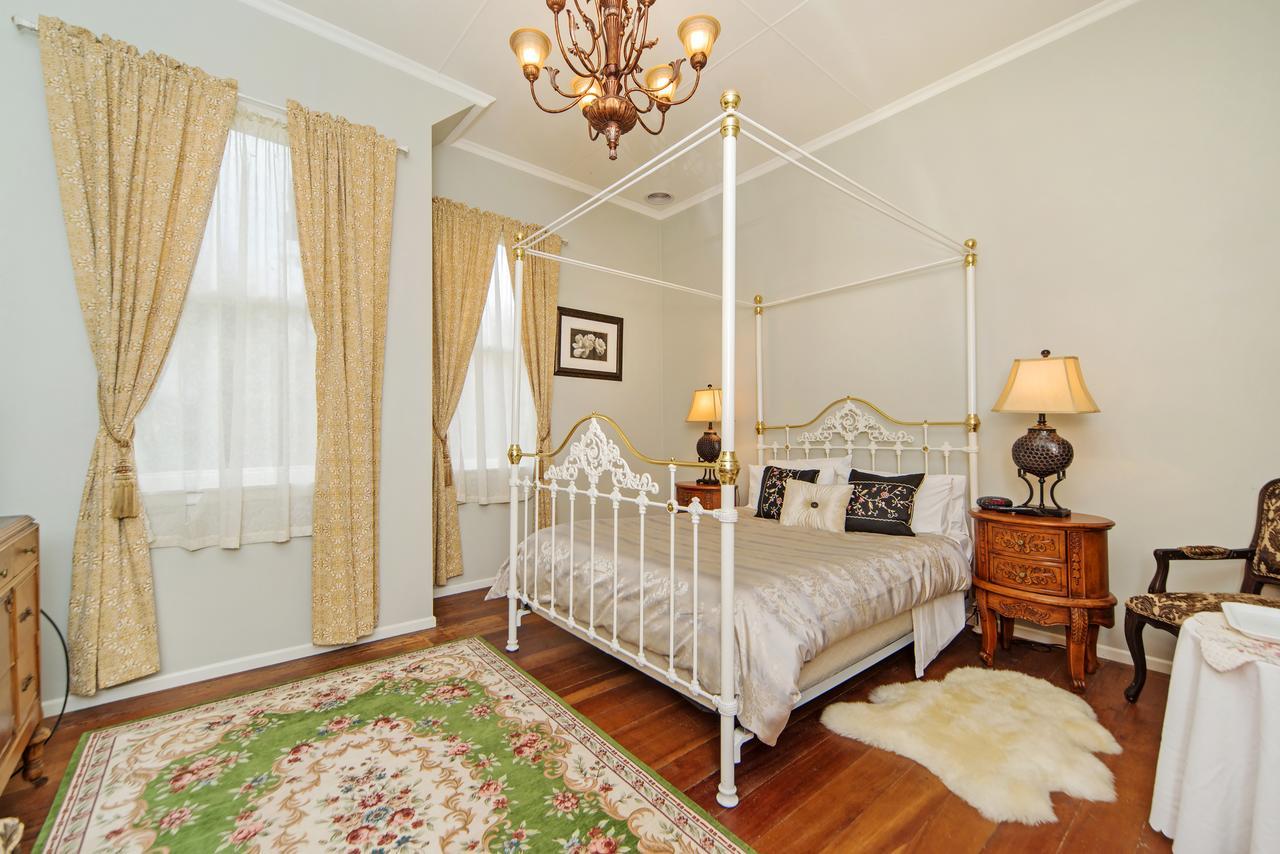 Highden Manor Estate Hotel Палмерстън Норт Екстериор снимка