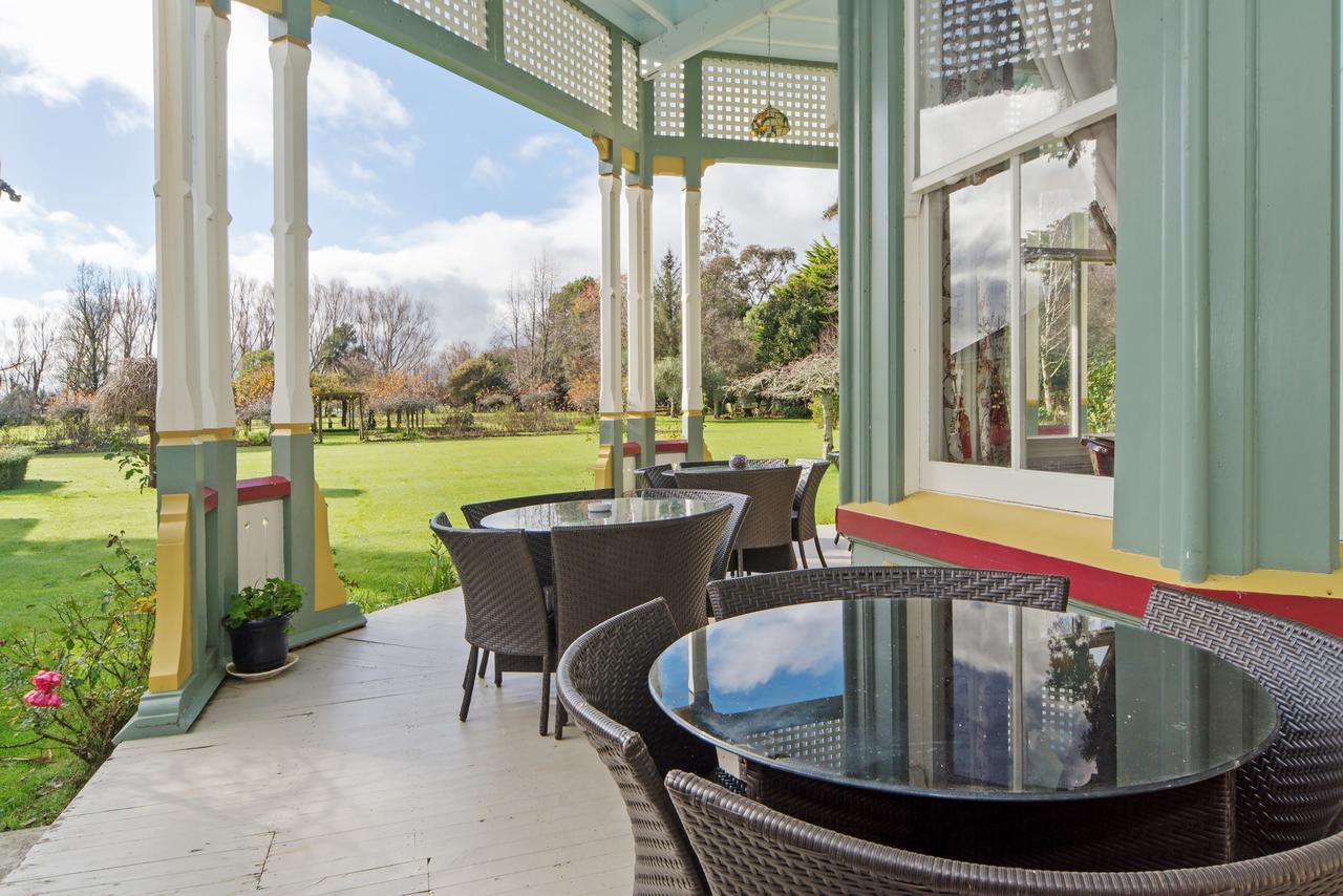 Highden Manor Estate Hotel Палмерстън Норт Екстериор снимка
