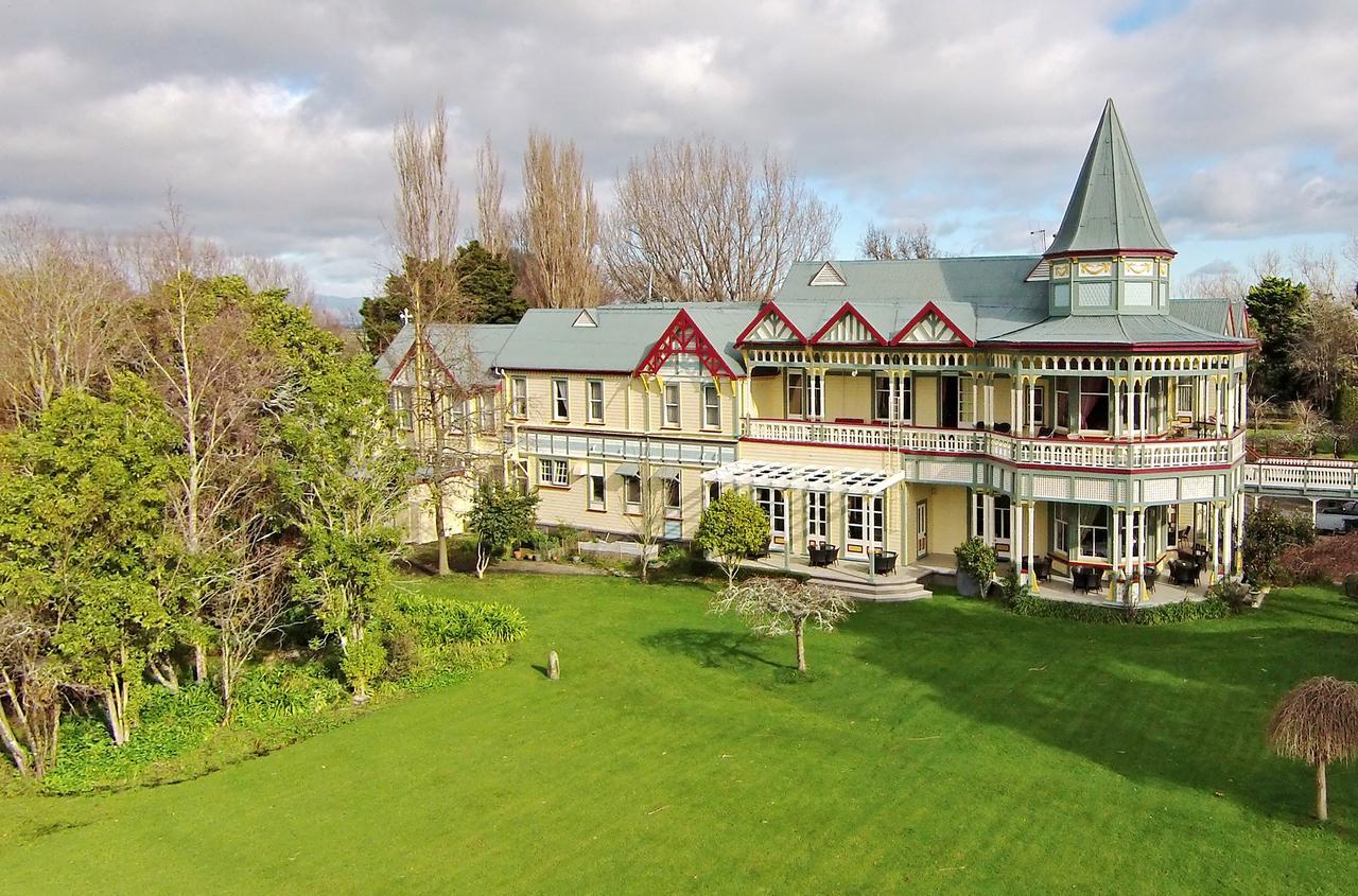 Highden Manor Estate Hotel Палмерстън Норт Екстериор снимка