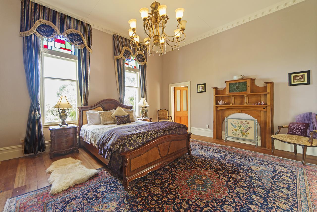 Highden Manor Estate Hotel Палмерстън Норт Екстериор снимка