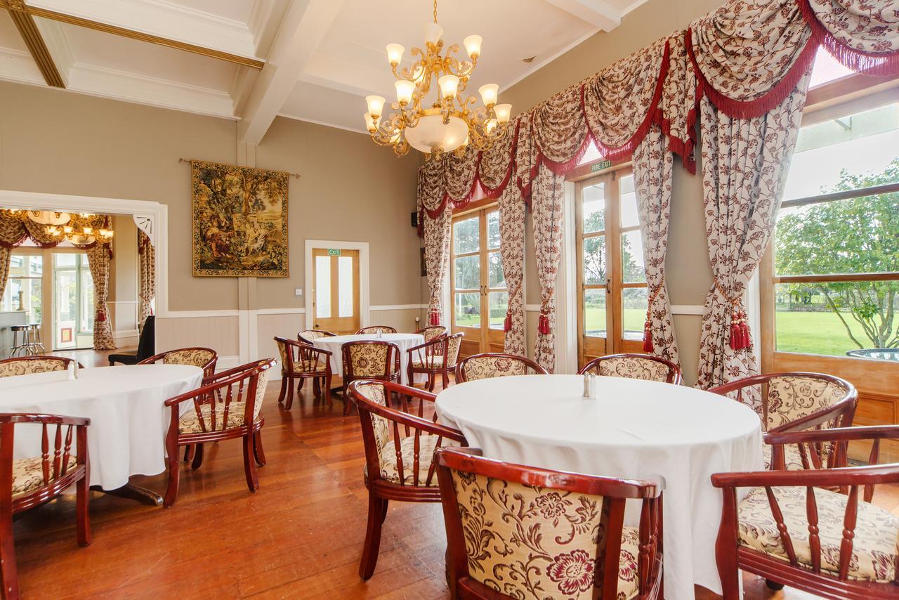 Highden Manor Estate Hotel Палмерстън Норт Екстериор снимка