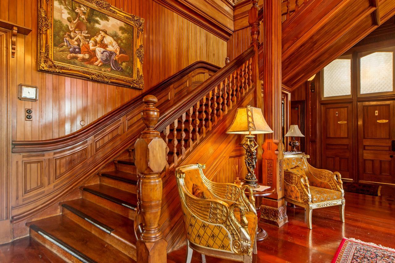 Highden Manor Estate Hotel Палмерстън Норт Екстериор снимка