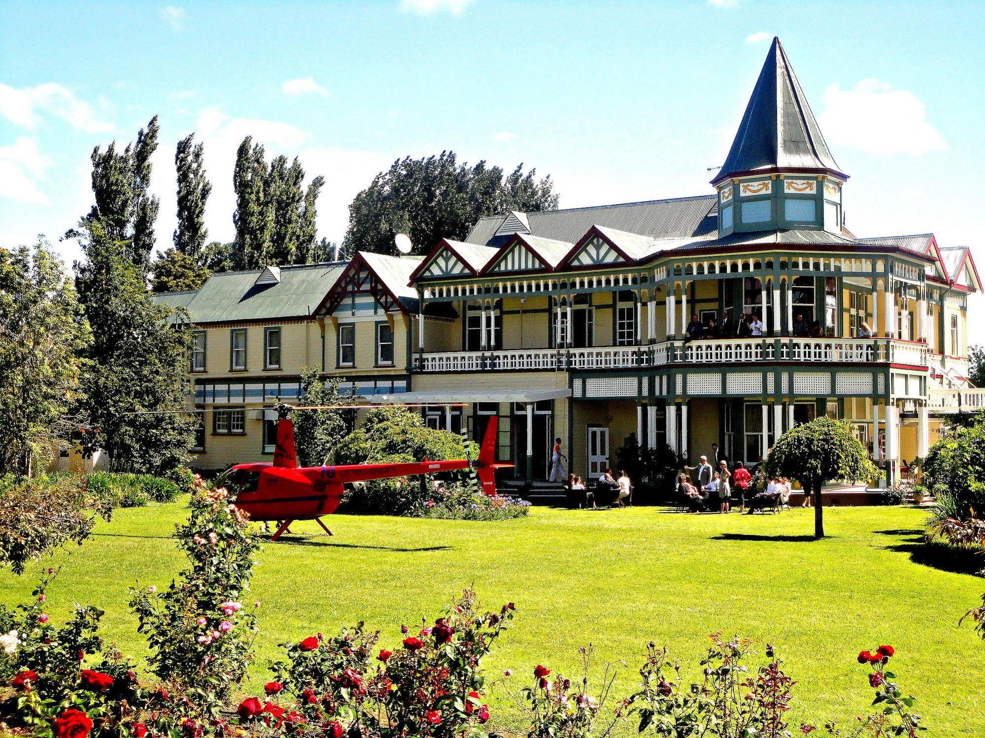 Highden Manor Estate Hotel Палмерстън Норт Екстериор снимка
