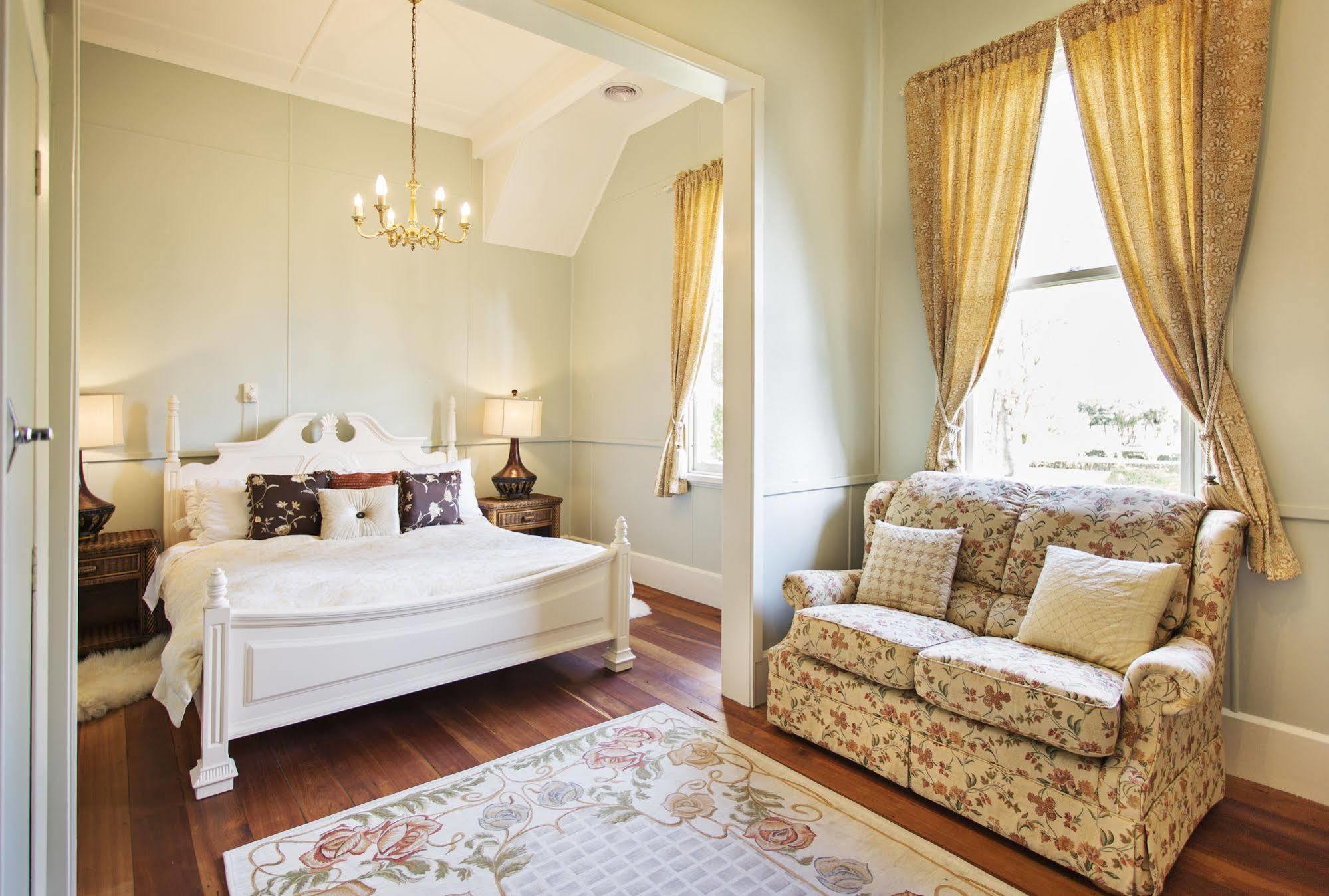 Highden Manor Estate Hotel Палмерстън Норт Екстериор снимка