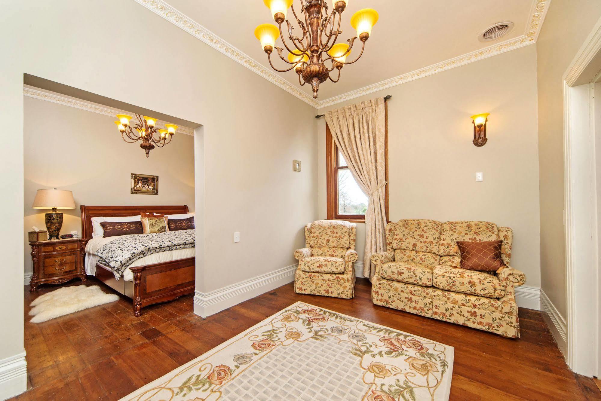 Highden Manor Estate Hotel Палмерстън Норт Екстериор снимка