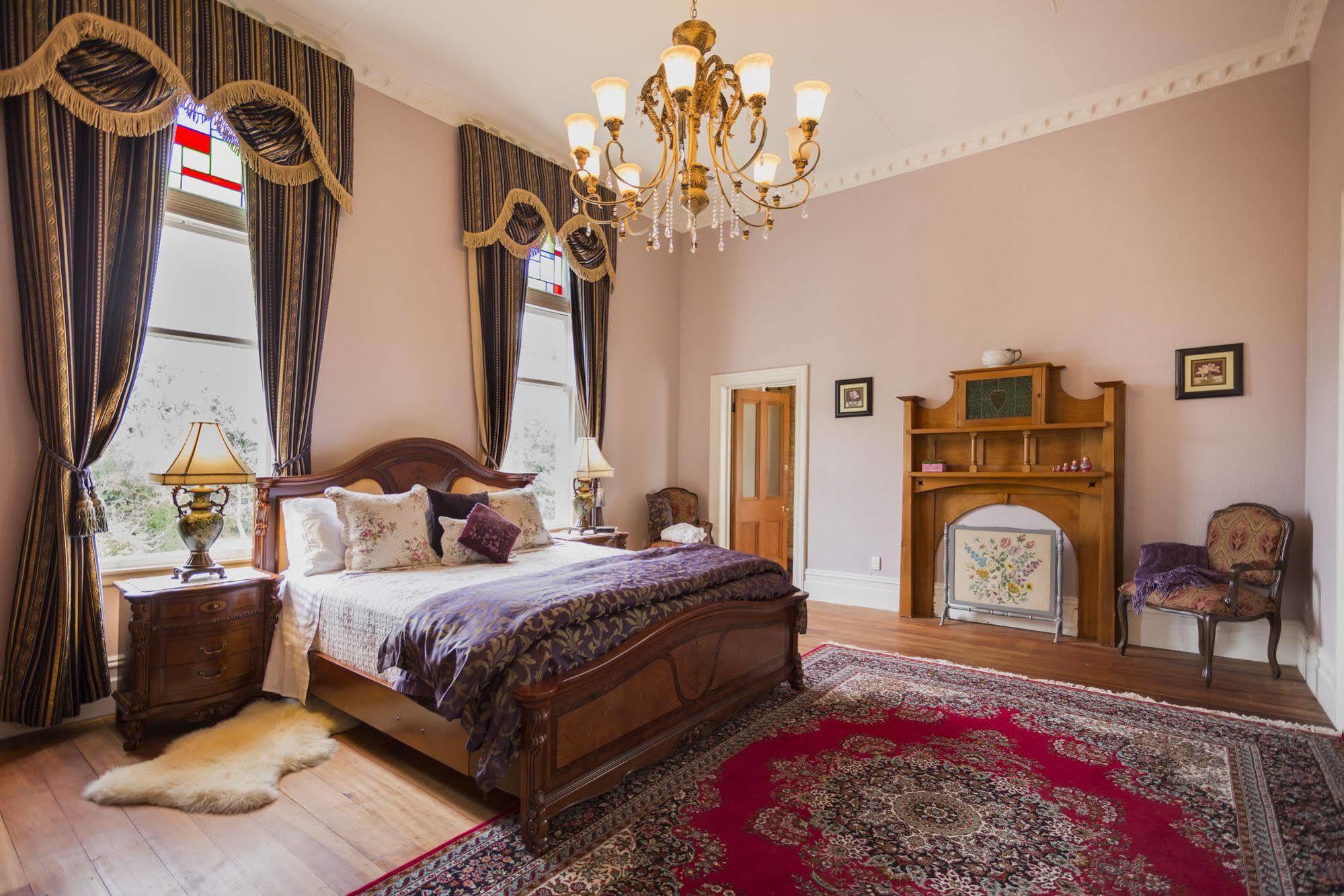 Highden Manor Estate Hotel Палмерстън Норт Екстериор снимка