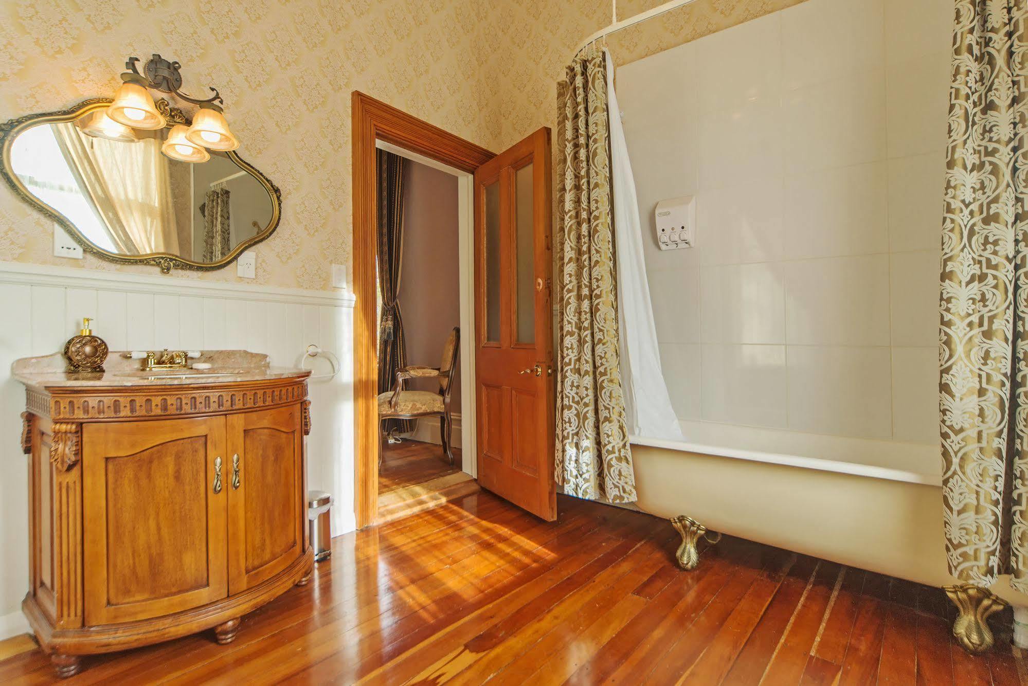 Highden Manor Estate Hotel Палмерстън Норт Екстериор снимка