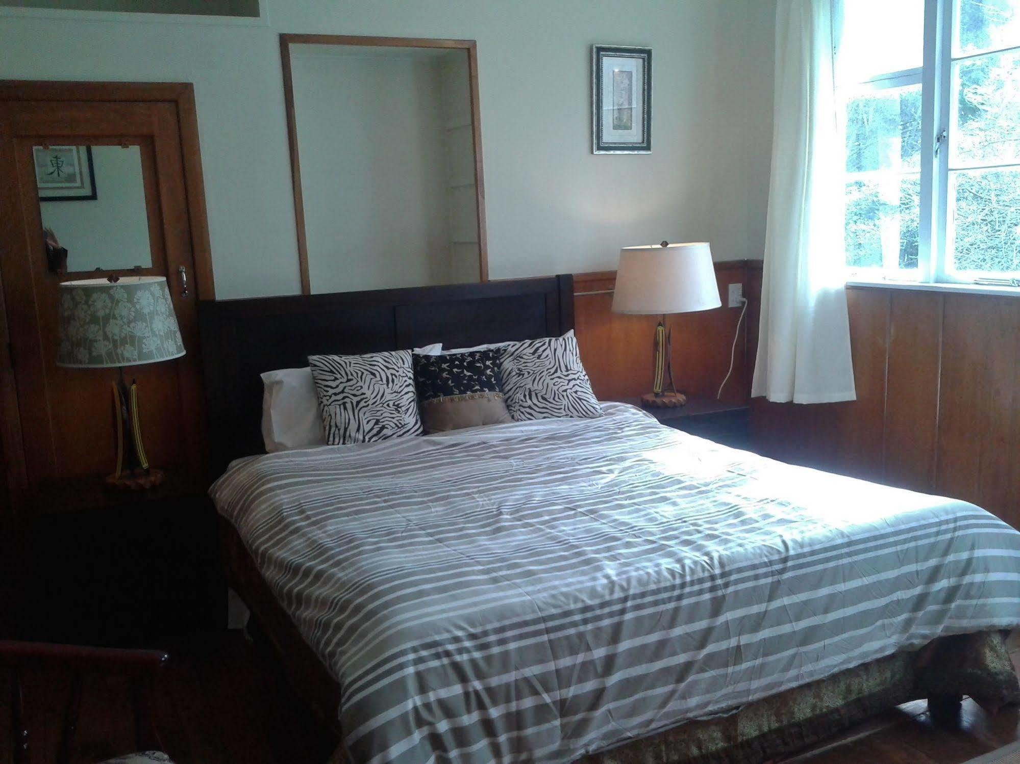 Highden Manor Estate Hotel Палмерстън Норт Екстериор снимка