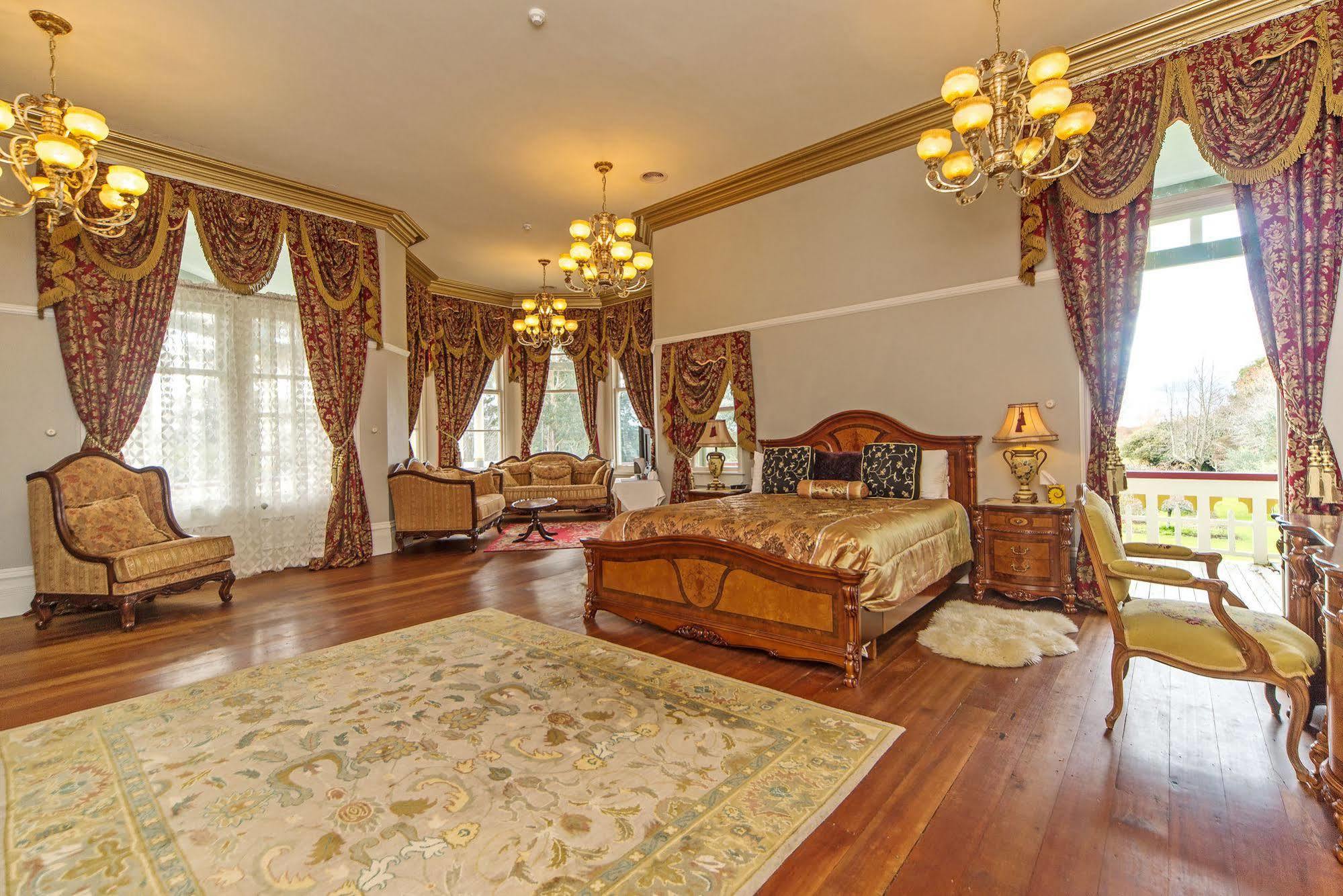Highden Manor Estate Hotel Палмерстън Норт Екстериор снимка