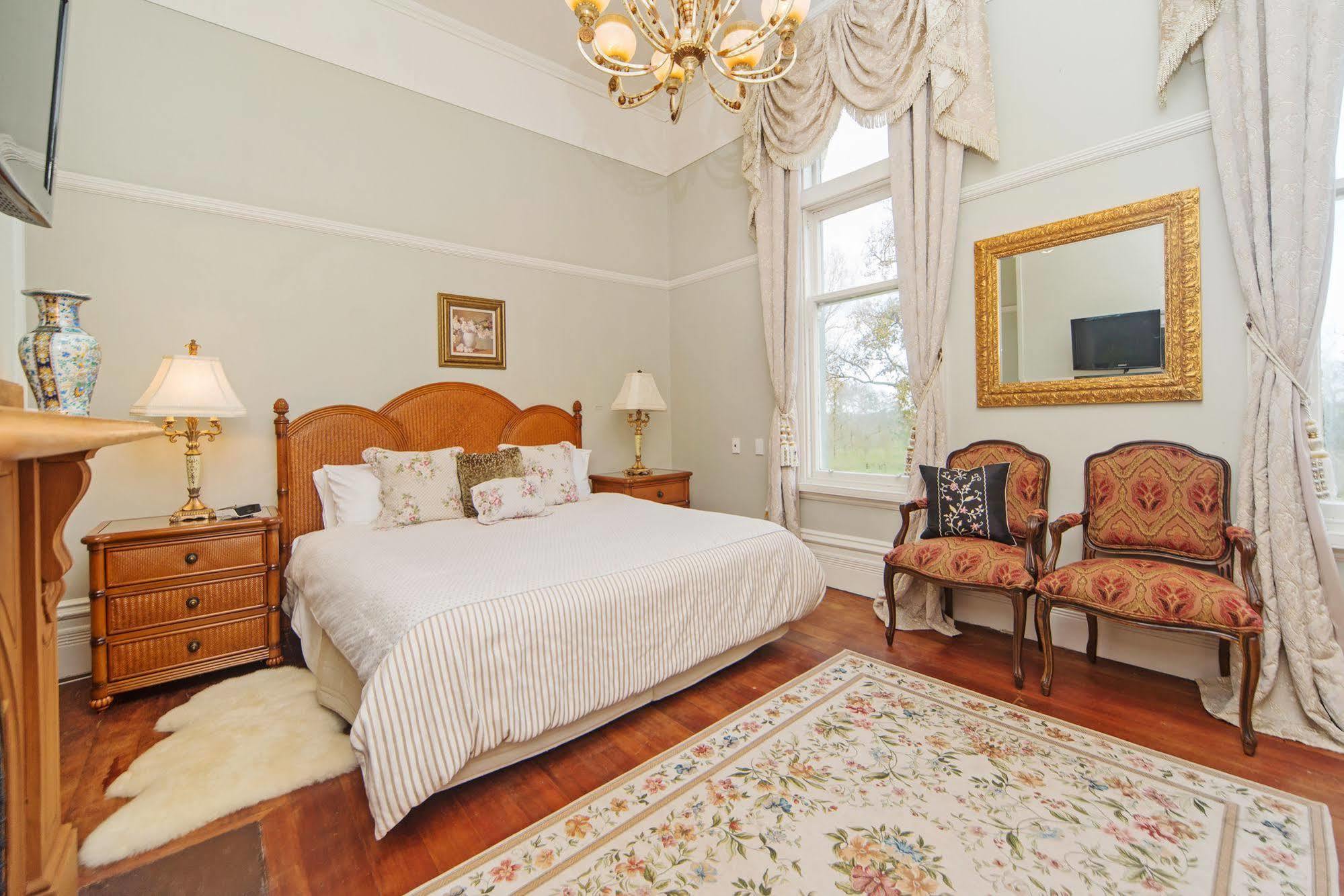 Highden Manor Estate Hotel Палмерстън Норт Екстериор снимка