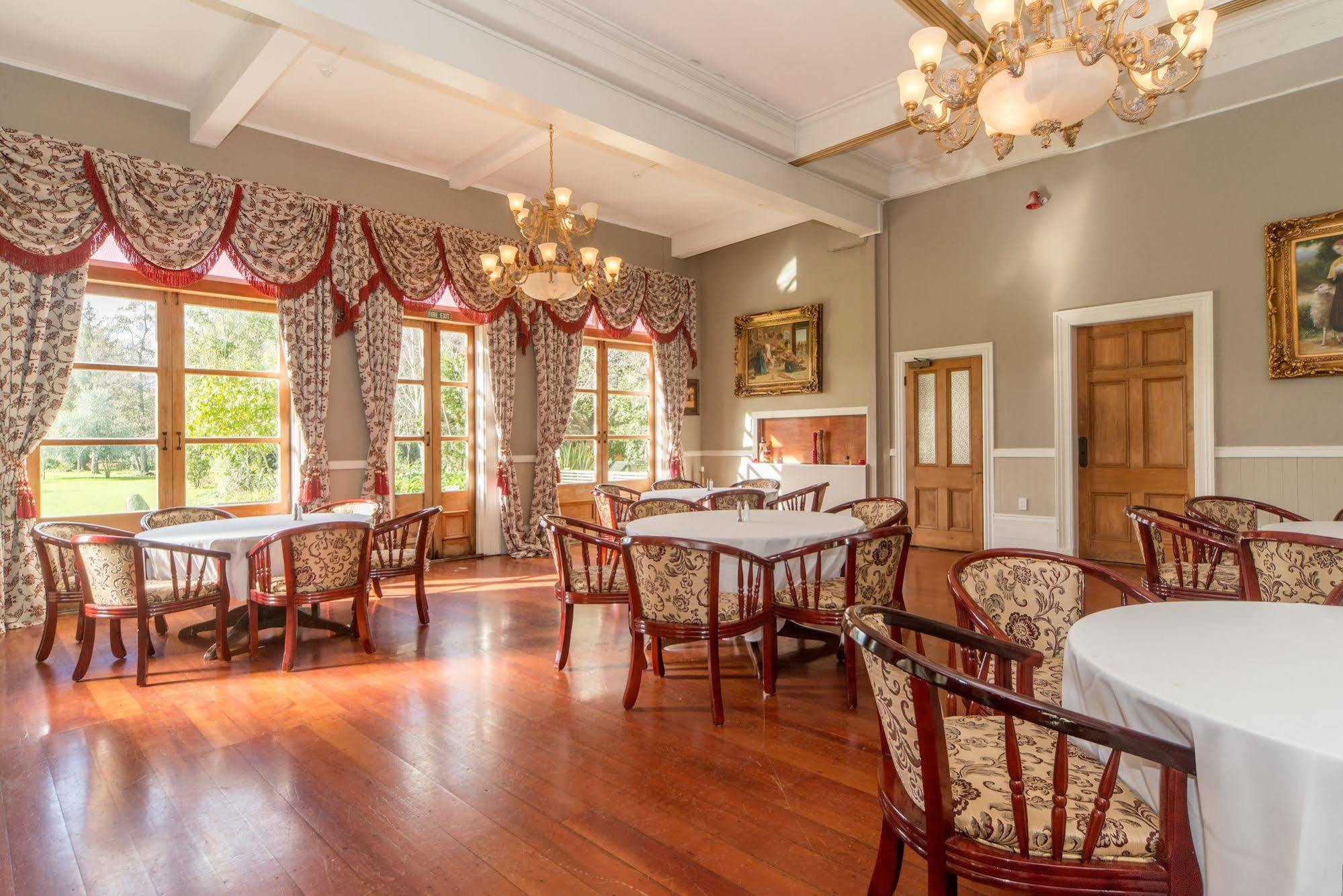 Highden Manor Estate Hotel Палмерстън Норт Екстериор снимка