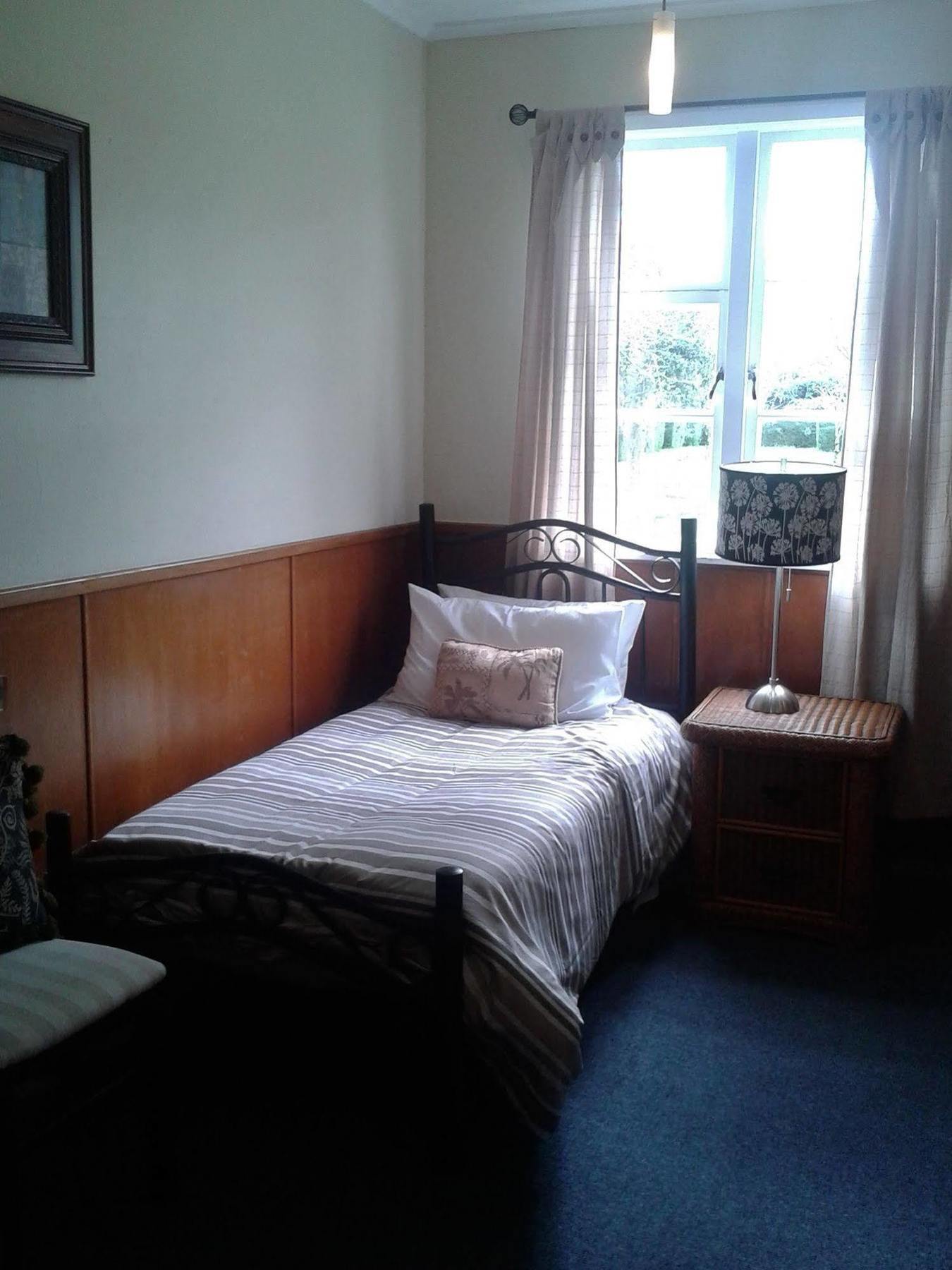 Highden Manor Estate Hotel Палмерстън Норт Екстериор снимка