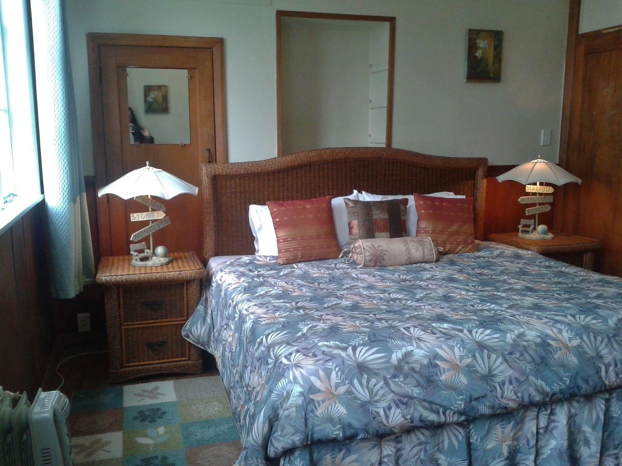 Highden Manor Estate Hotel Палмерстън Норт Екстериор снимка