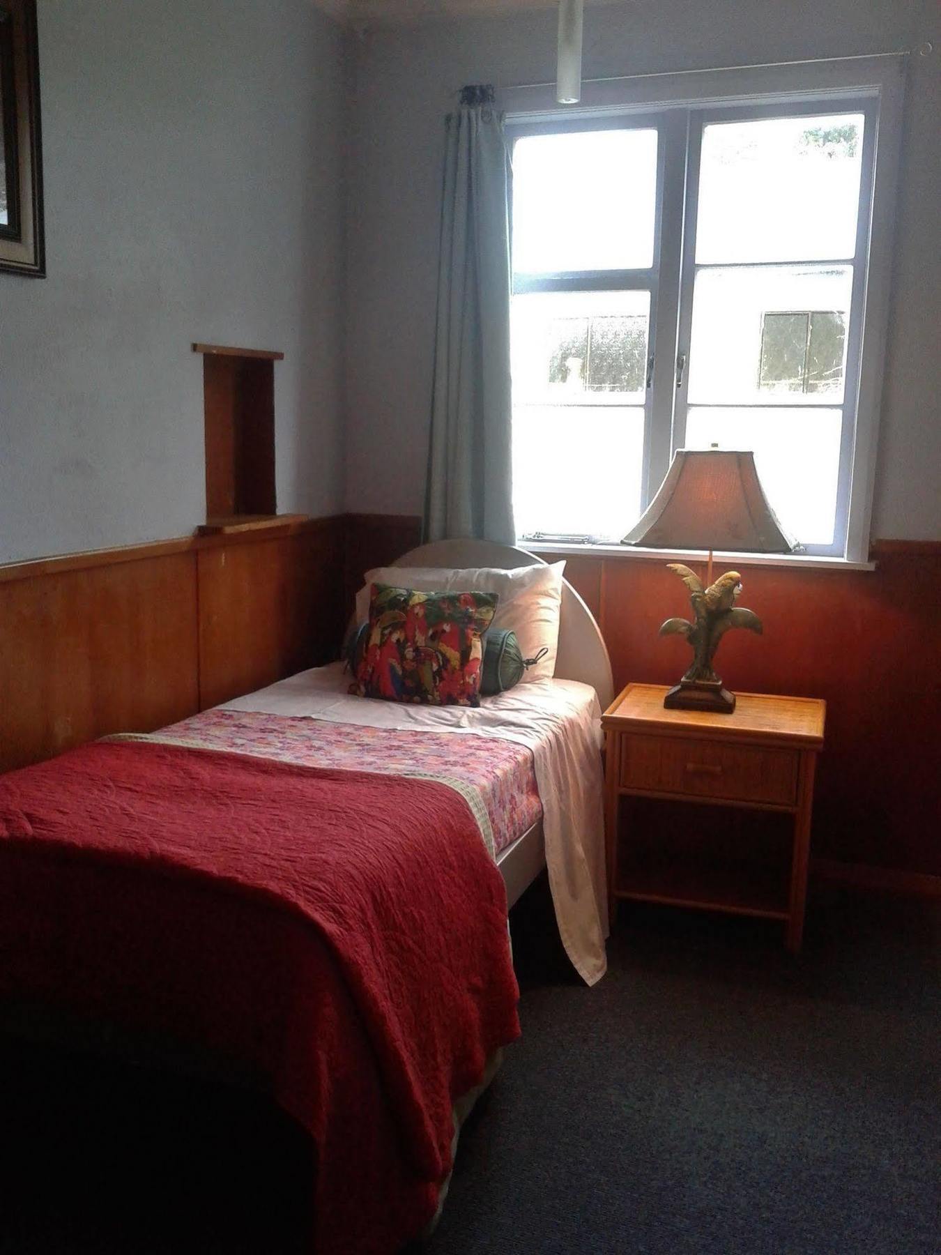 Highden Manor Estate Hotel Палмерстън Норт Екстериор снимка